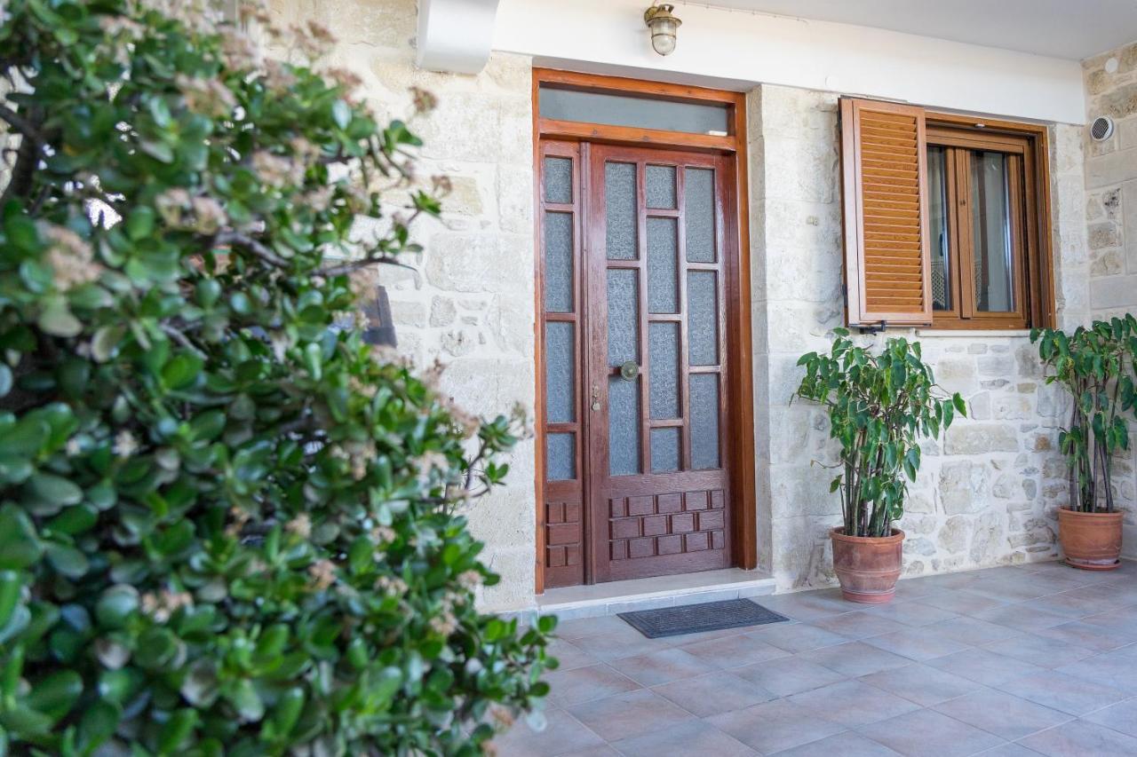 Thòlos Arkhondikí Exterior foto